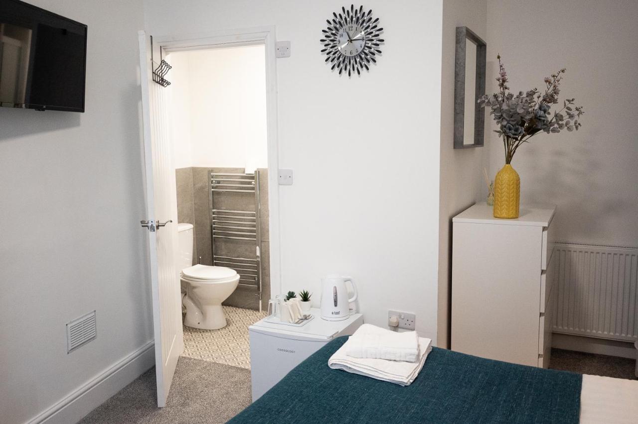 Elmo River Studios - 6 En-Suites In Wallasey - Easy Parking - Short And Long Stays Welcome Exterior photo