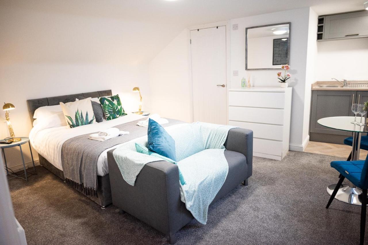 Elmo River Studios - 6 En-Suites In Wallasey - Easy Parking - Short And Long Stays Welcome Exterior photo